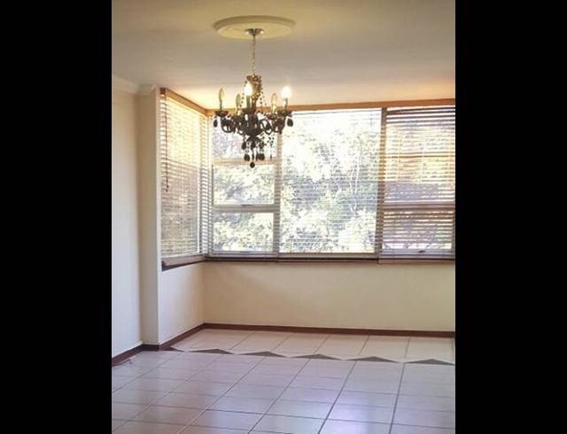2 BEDROOM APARTMENT FOR SALE IN FLORIDA LAKE